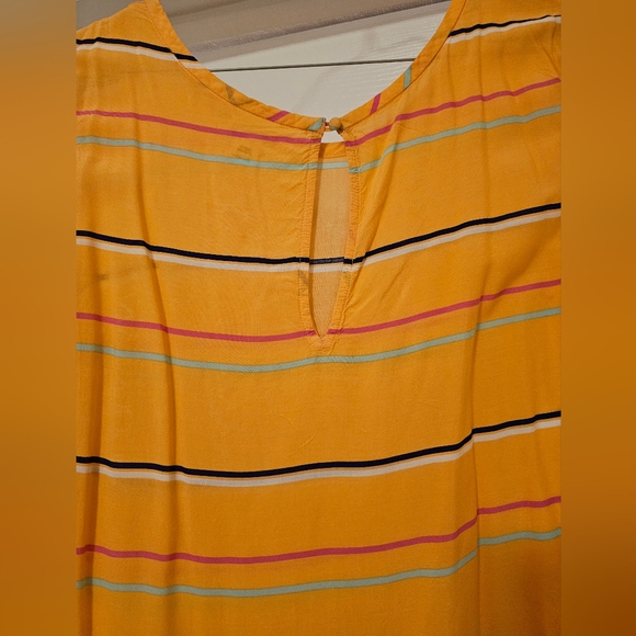 Orange 🍊 Top. Size Large. - Picture 6 of 6